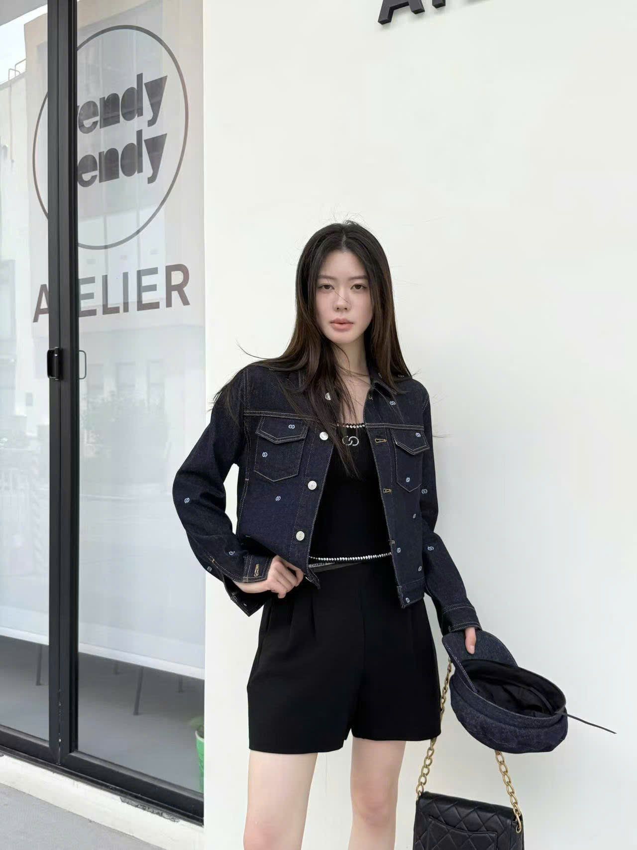  Áo khoác denim đen logo- 2 túi ngực 