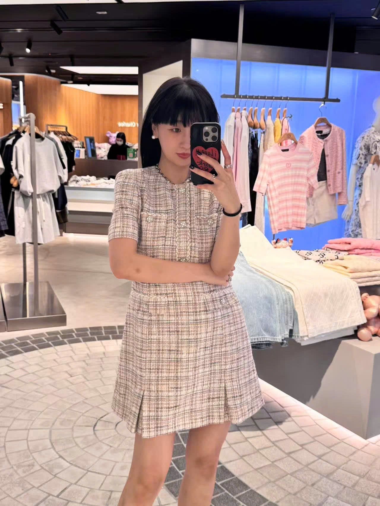  Váy tweed caro hồng - đính đá 