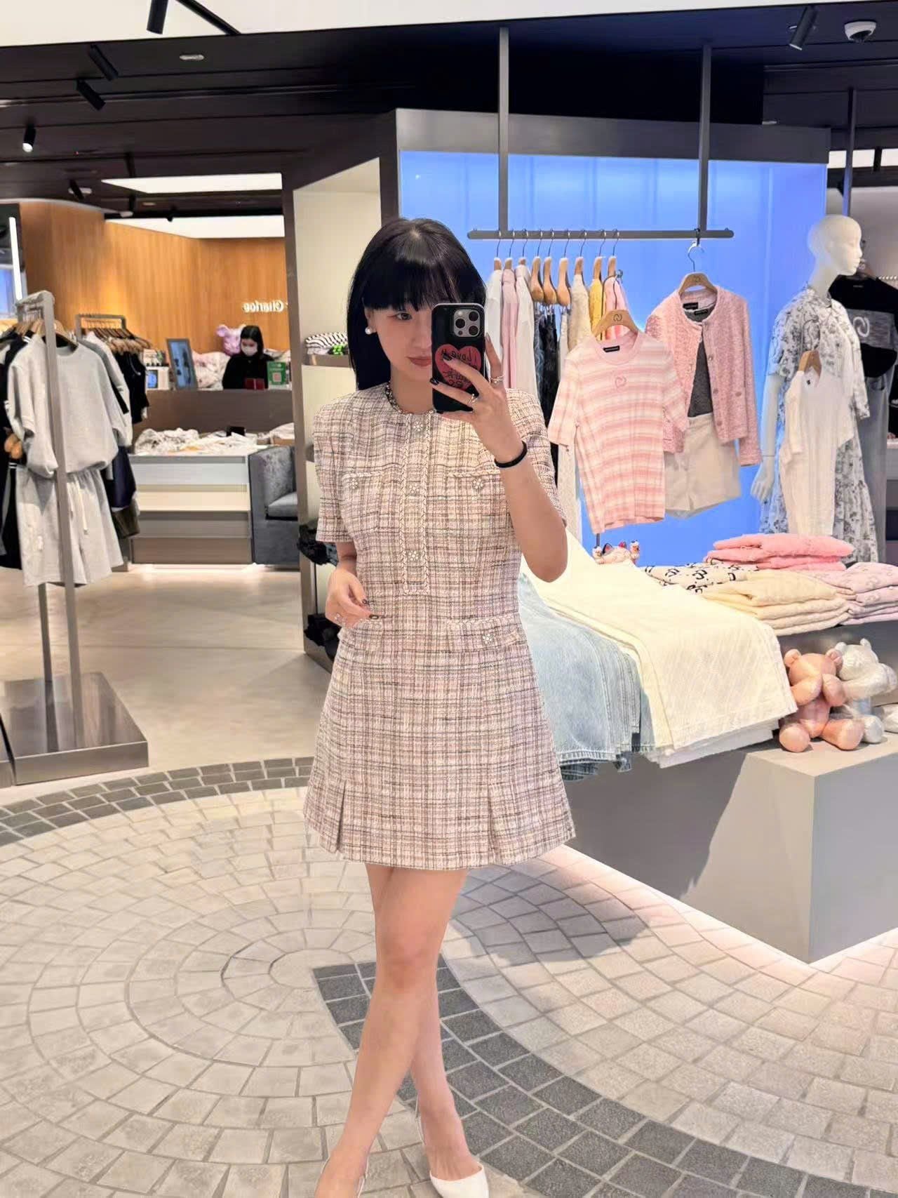  Váy tweed caro hồng - đính đá 