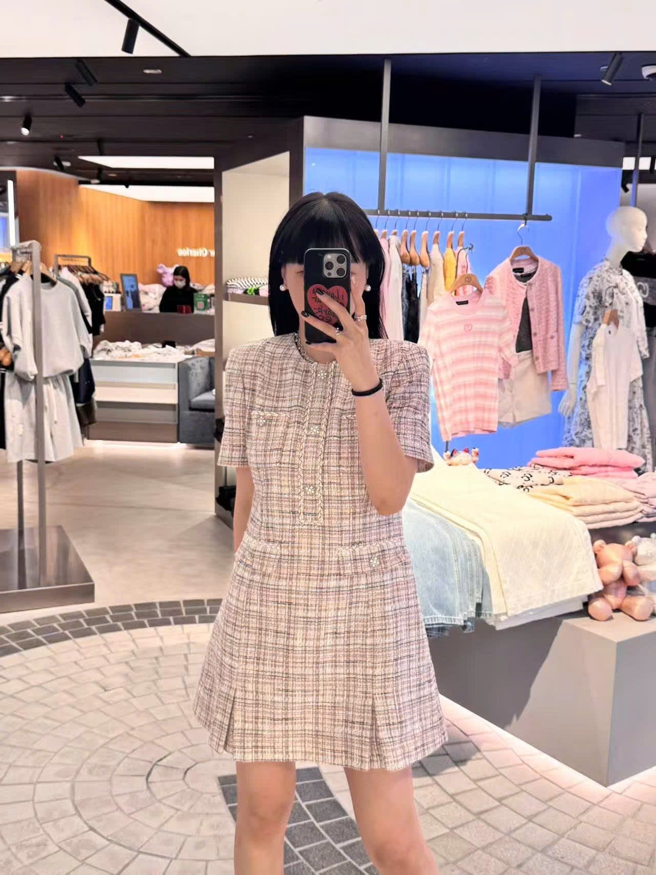  Váy tweed caro hồng - đính đá 