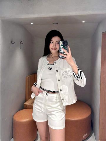  Áo khoác 2 Logo CC túi ngực 