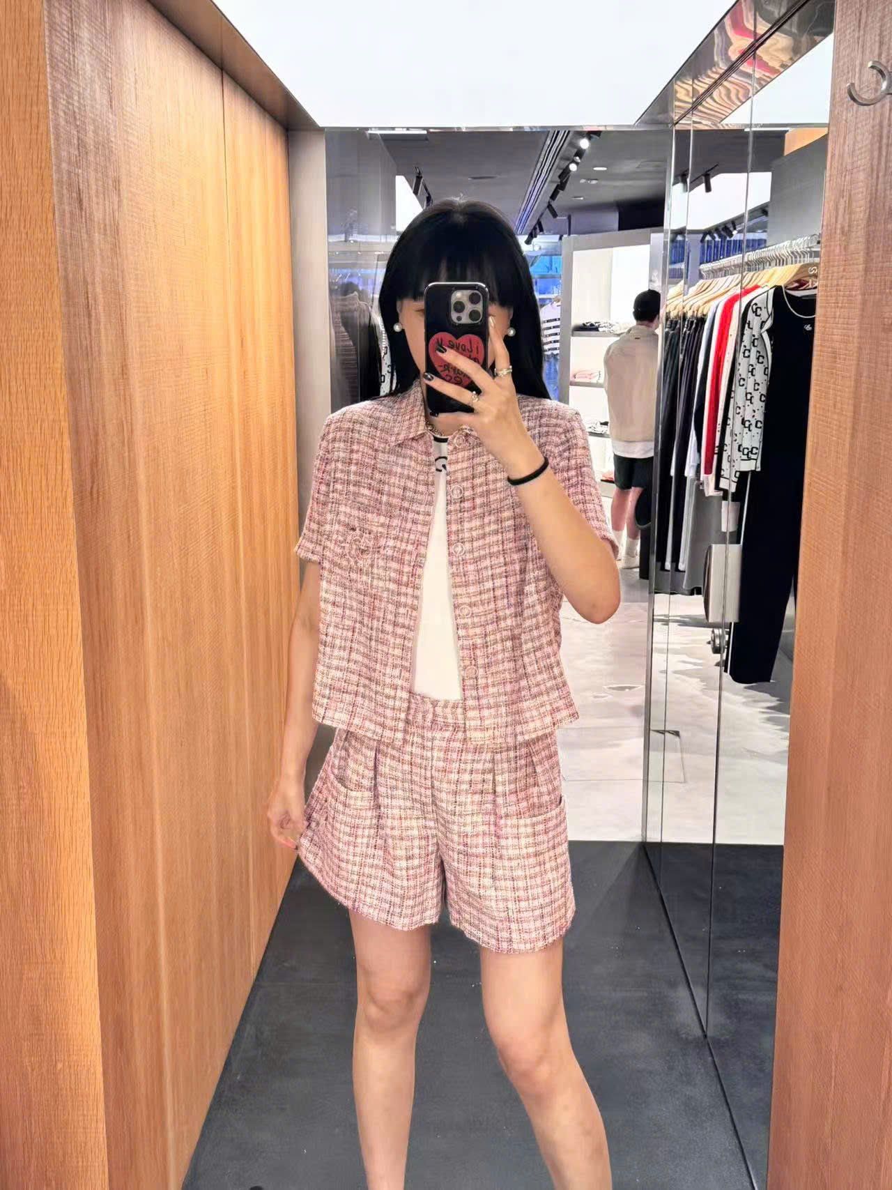  Áo tweed hồng ngắn tay - cổ V 