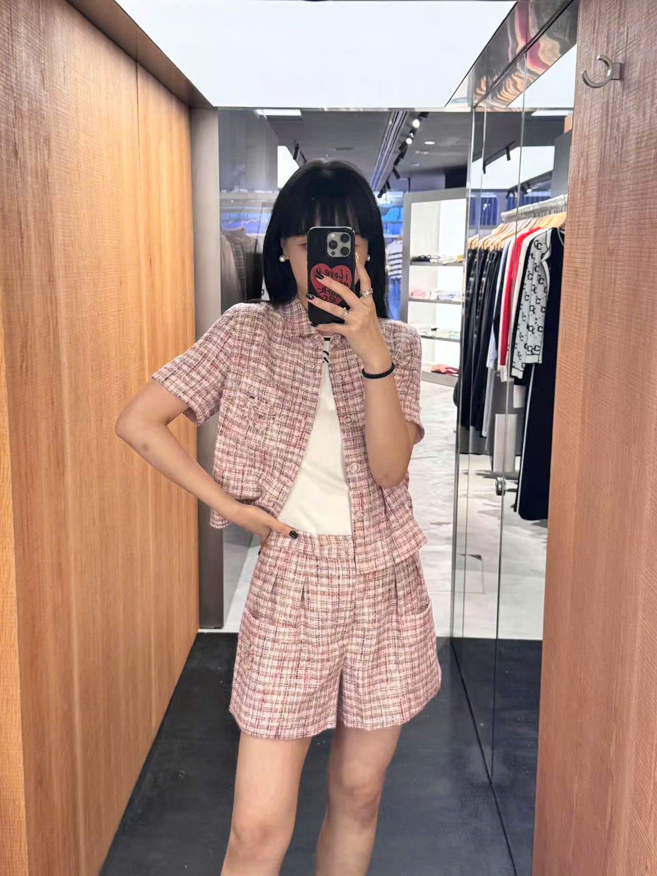  Áo tweed hồng ngắn tay - cổ V 