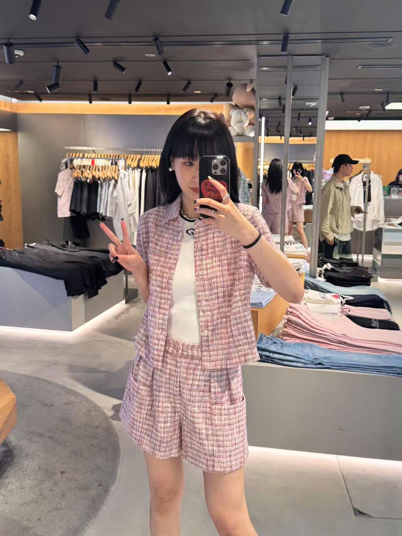  Áo tweed hồng ngắn tay - cổ V 