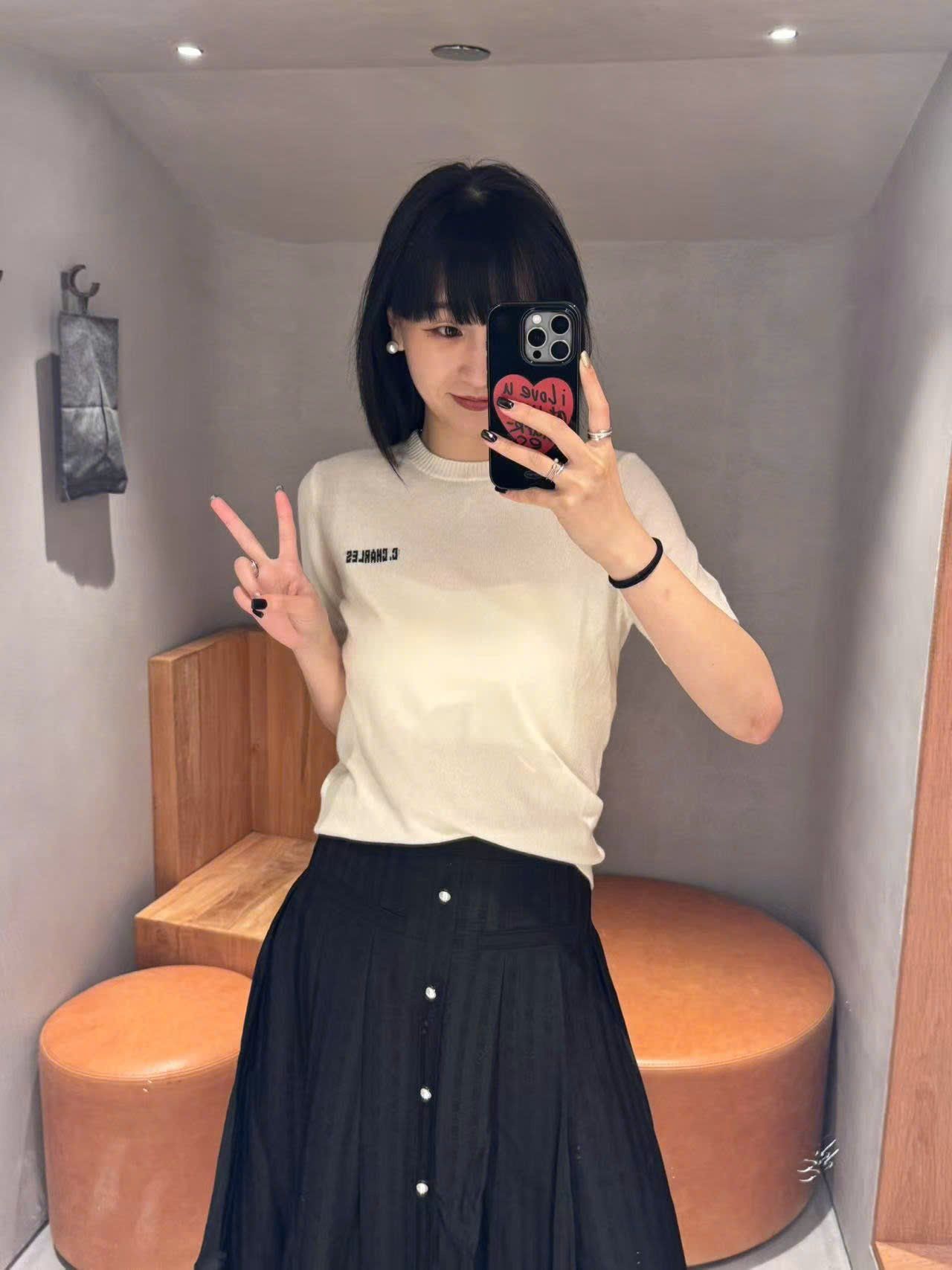  Chân váy lụa đen - cúc ngọc 