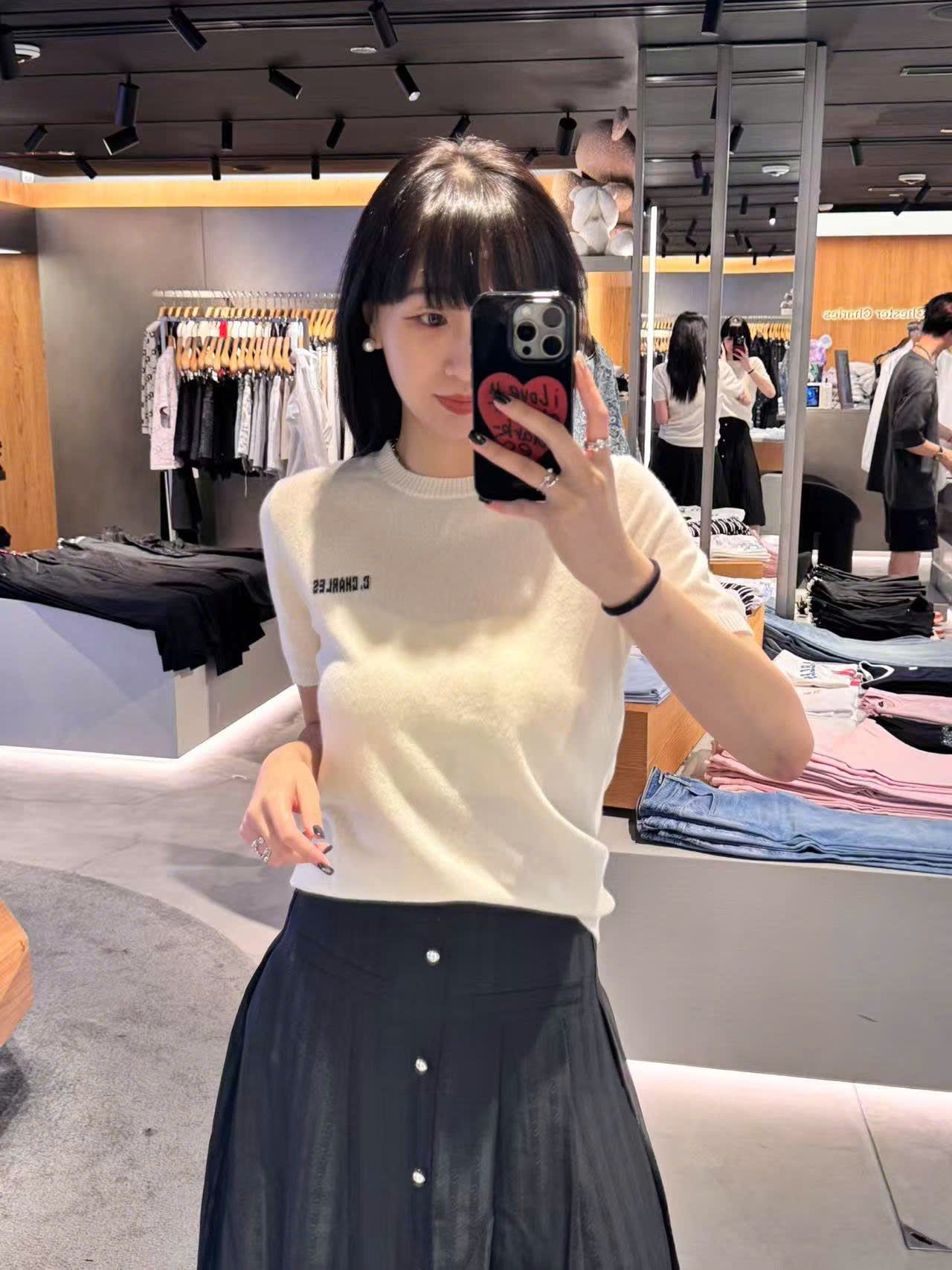  Chân váy lụa đen - cúc ngọc 