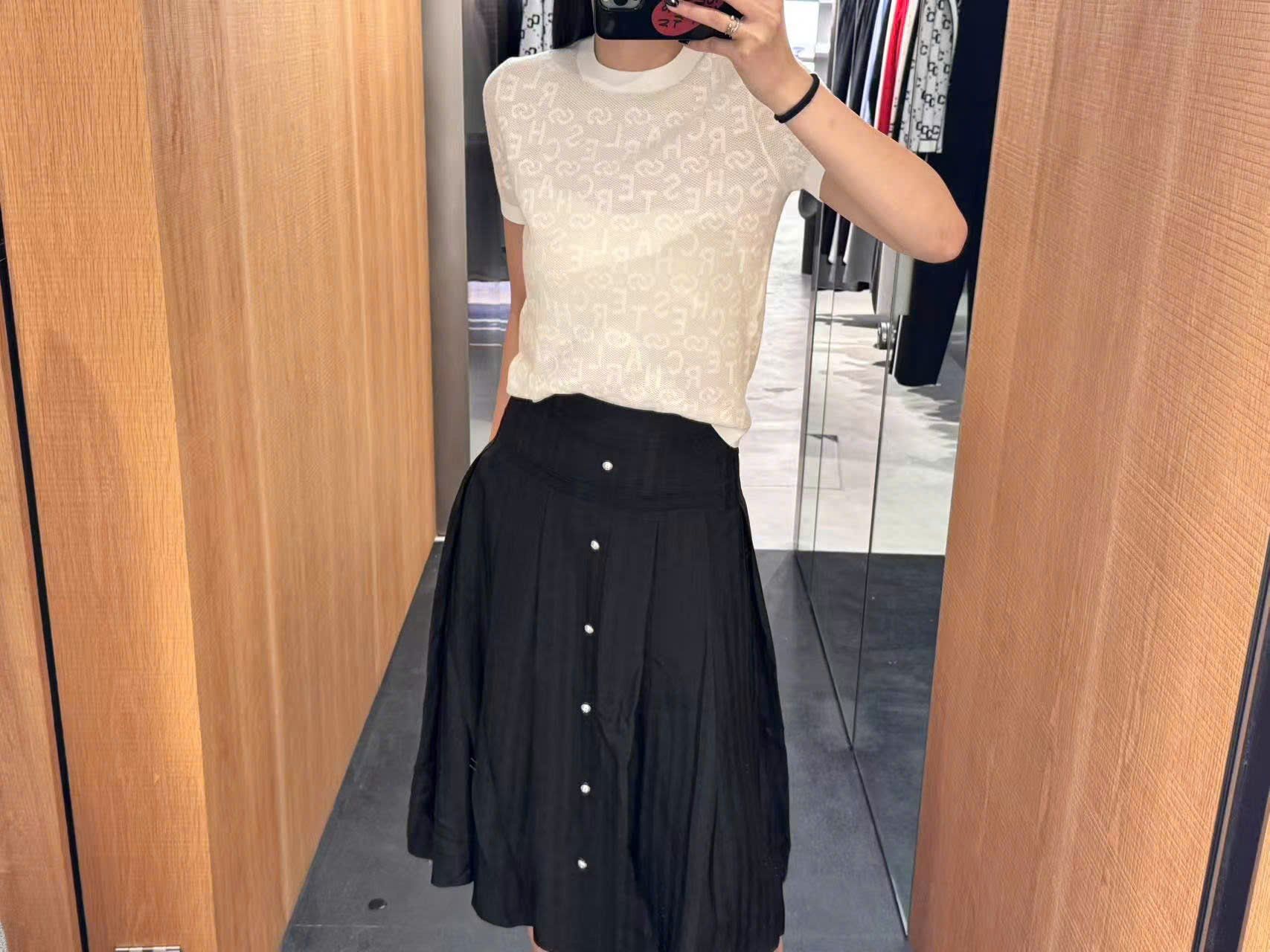  Chân váy lụa đen - cúc ngọc 