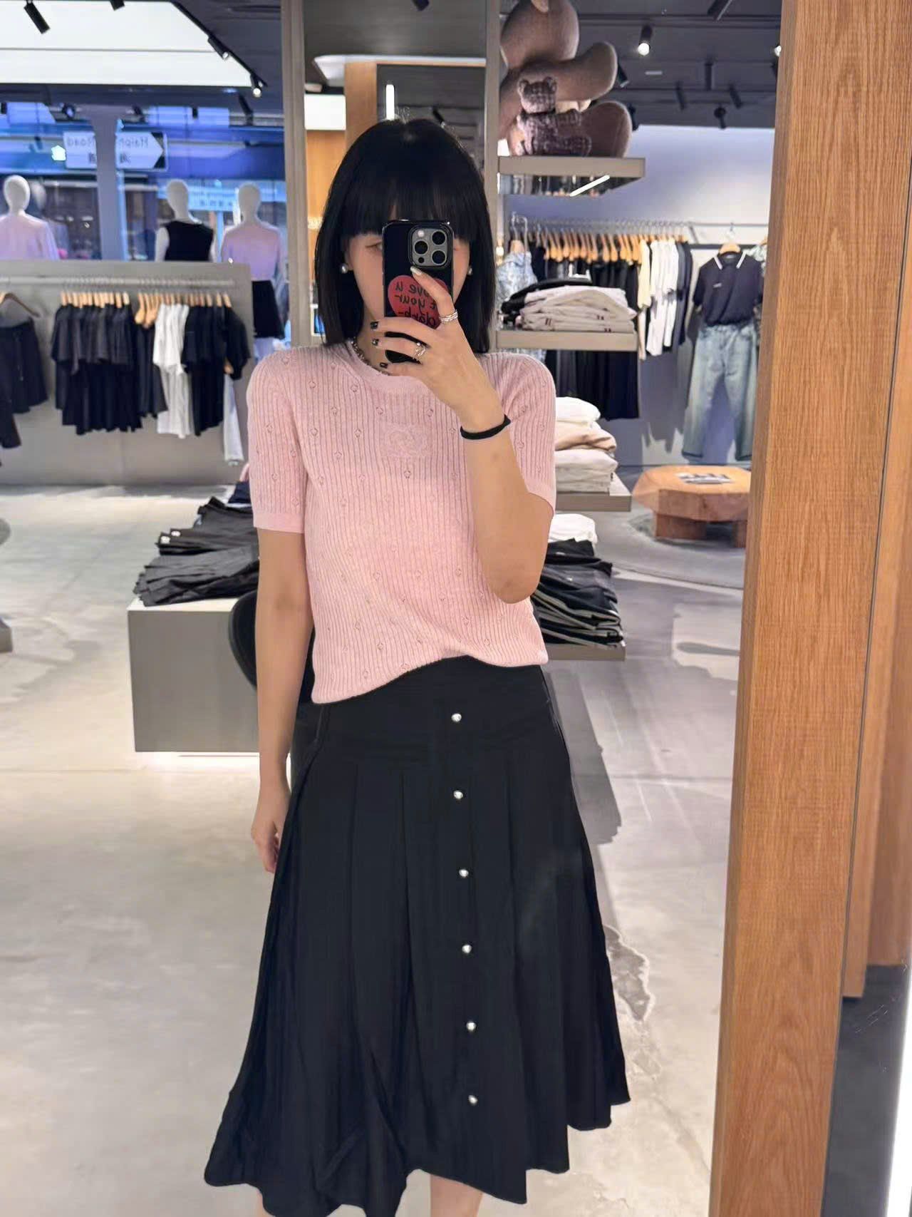  Chân váy lụa đen - cúc ngọc 