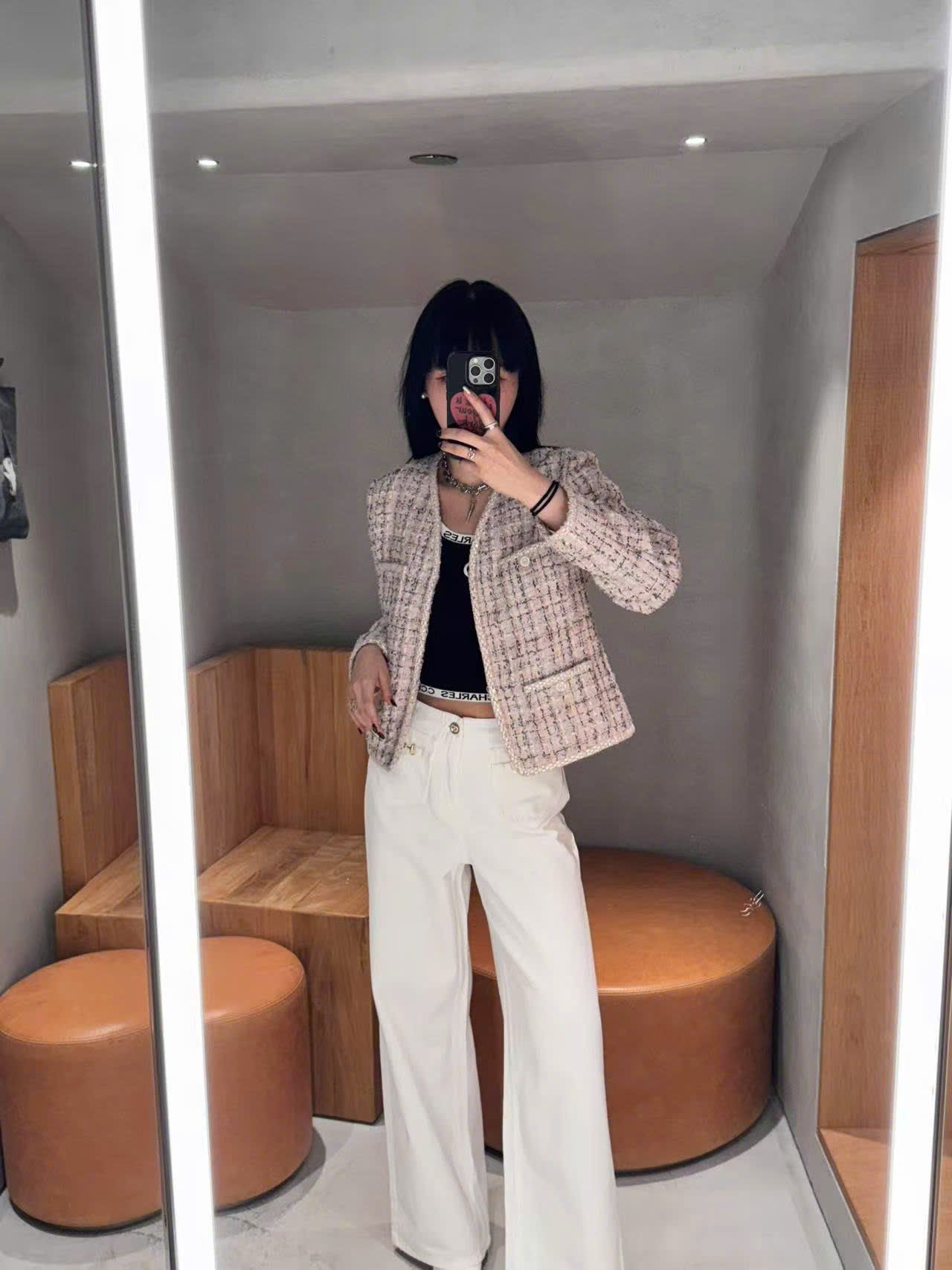  Áo dạ tweed hồng phấn, cổ V 