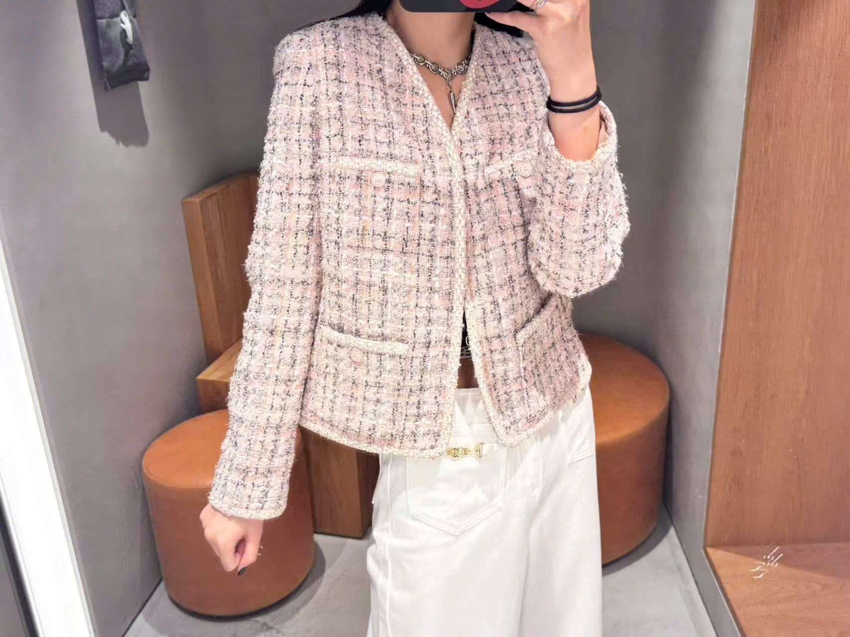  Áo dạ tweed hồng phấn, cổ V 