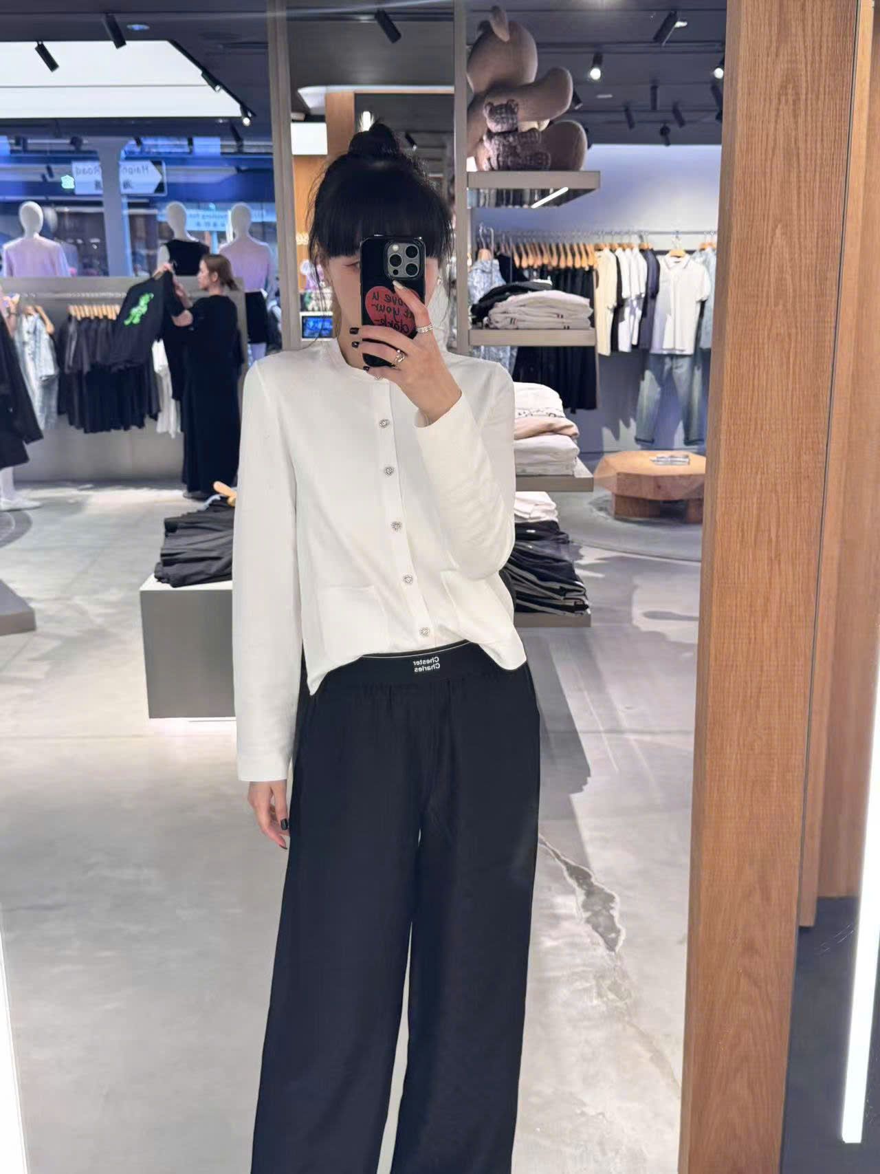  Áo CDG trắng full logo - cúc dọc đính đá 