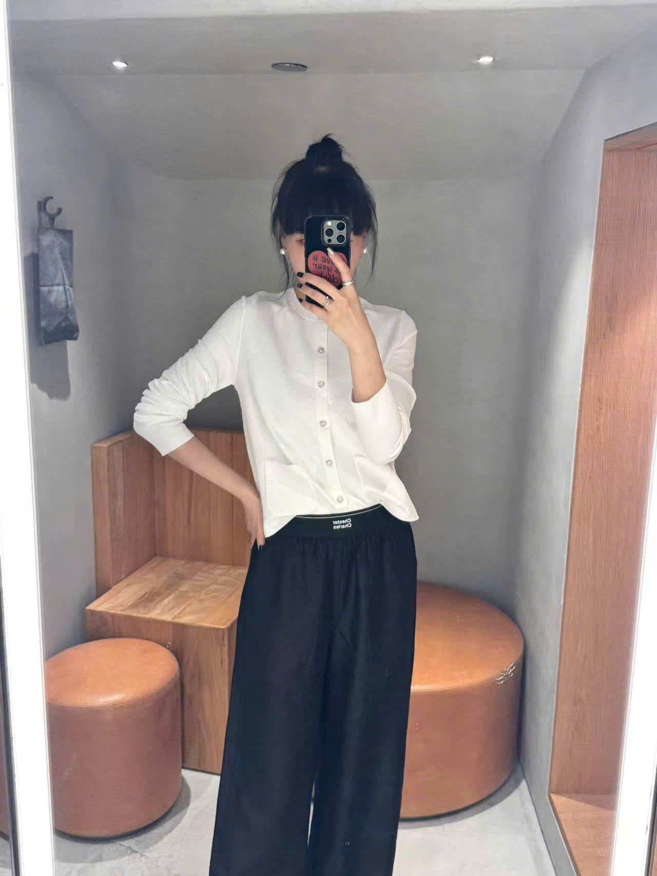  Áo CDG trắng full logo - cúc dọc đính đá 