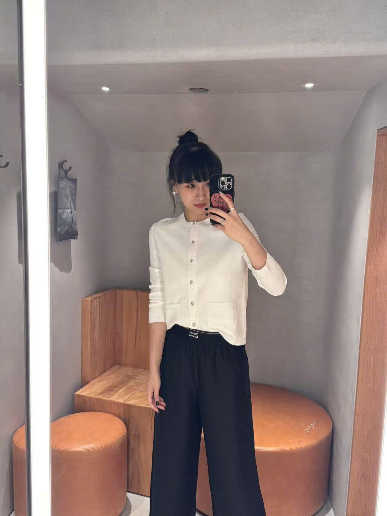  Áo CDG trắng full logo - cúc dọc đính đá 