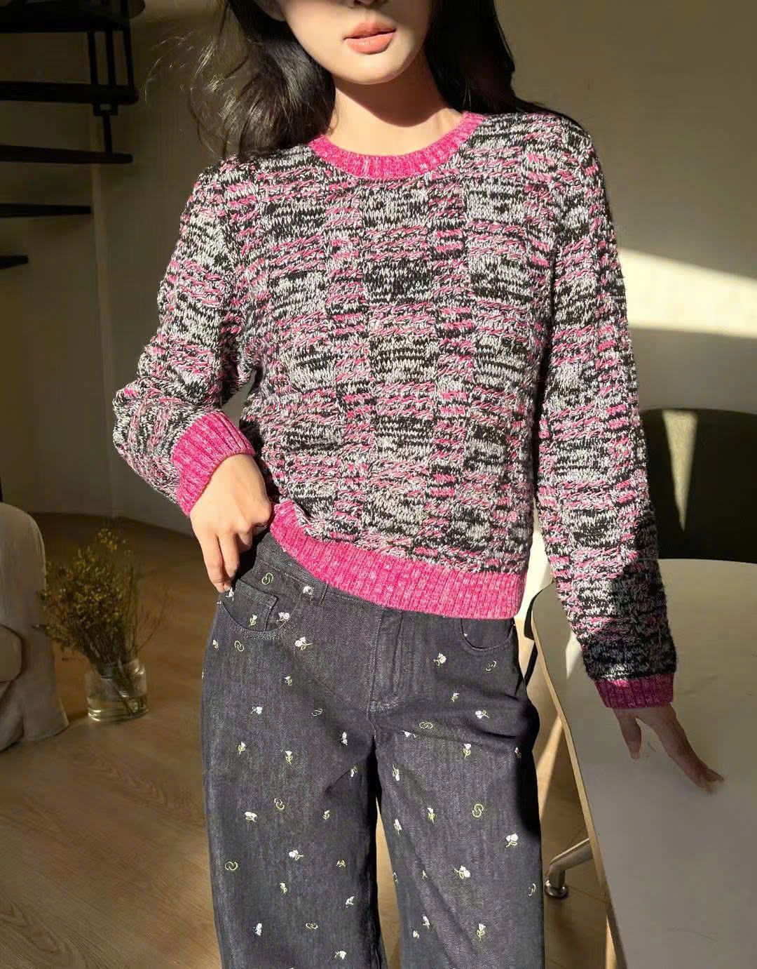  Áo len viền hồng dài tay 