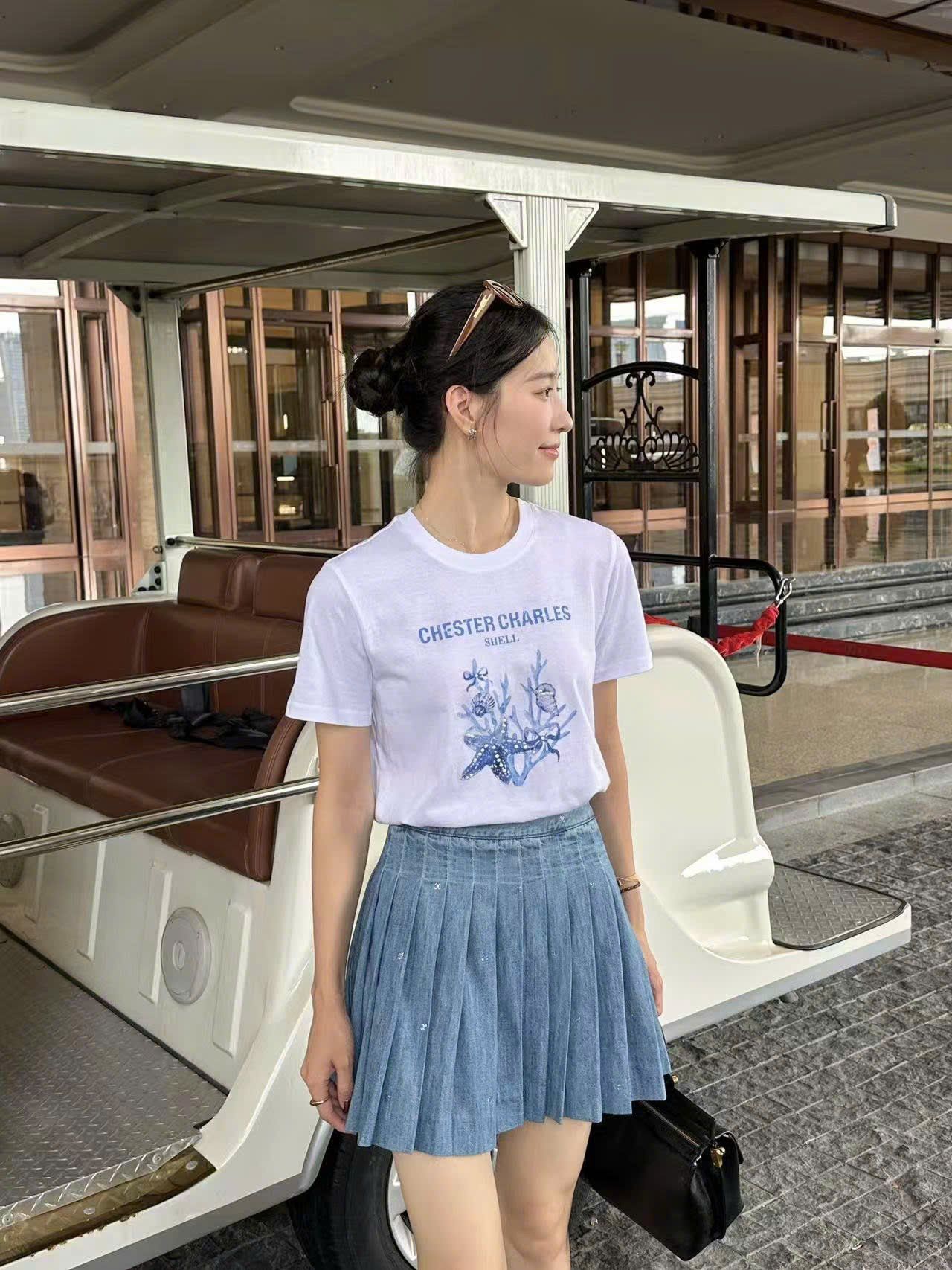  Áo phông trắng họa tiết vỏ sò sao biển 