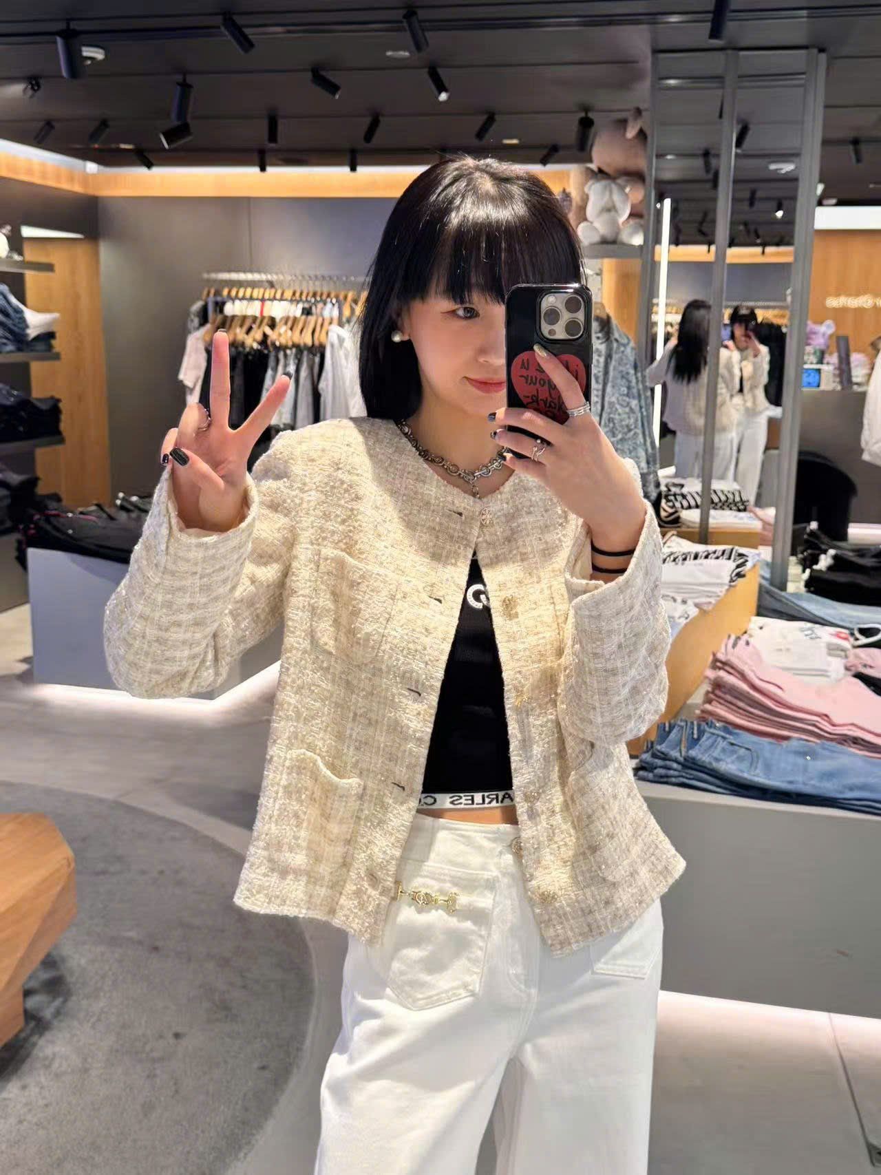  Áo tweed cẩm thạch- cúc vàng 