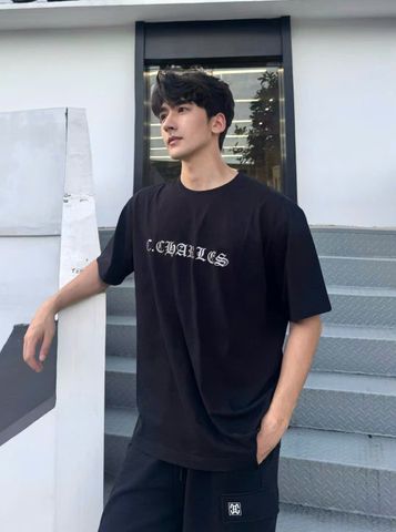  1.Áo phông đen chữ C.Charles trắng 