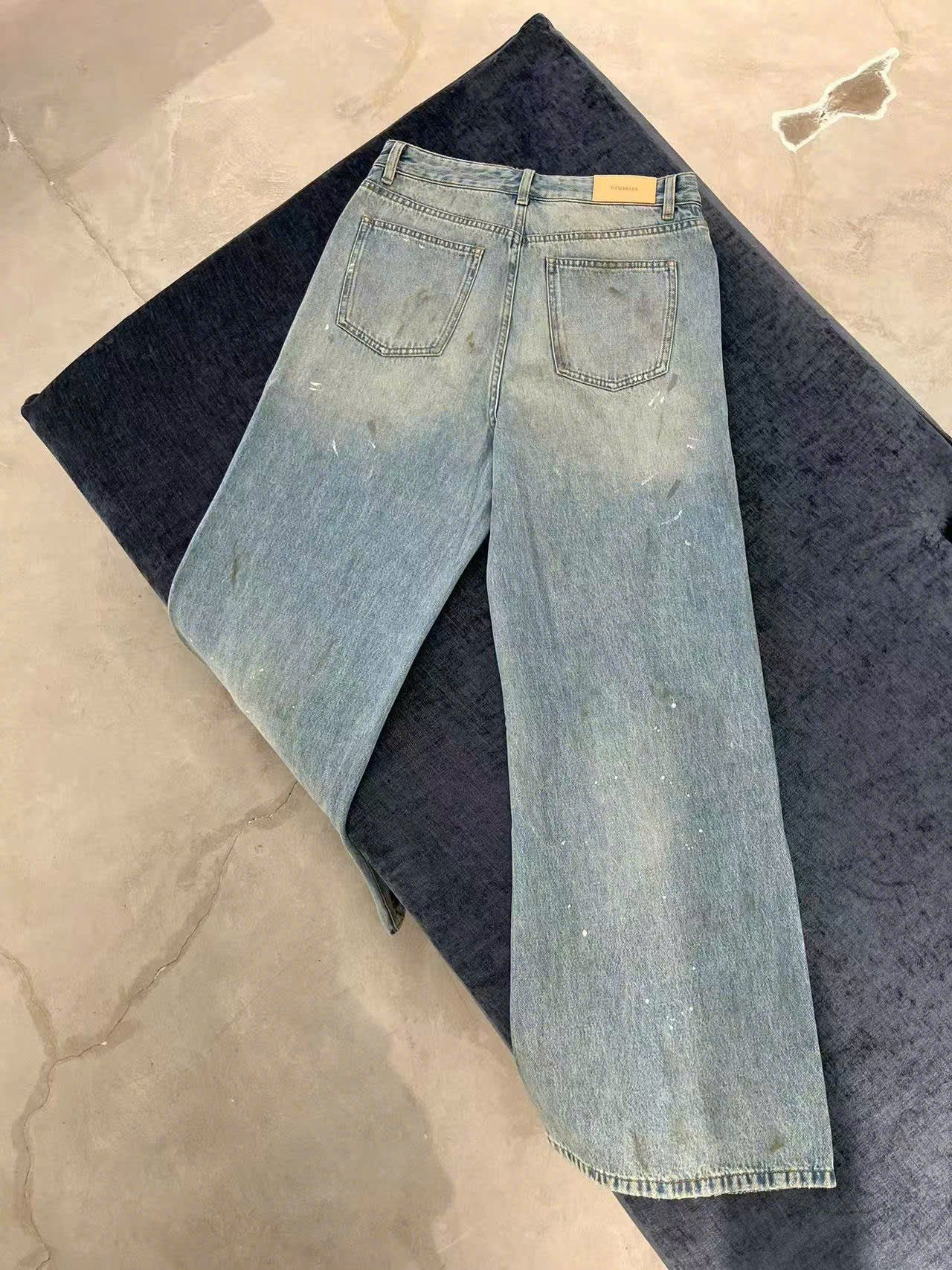  8.Quần Jean ly chéo , vẩy sơn 