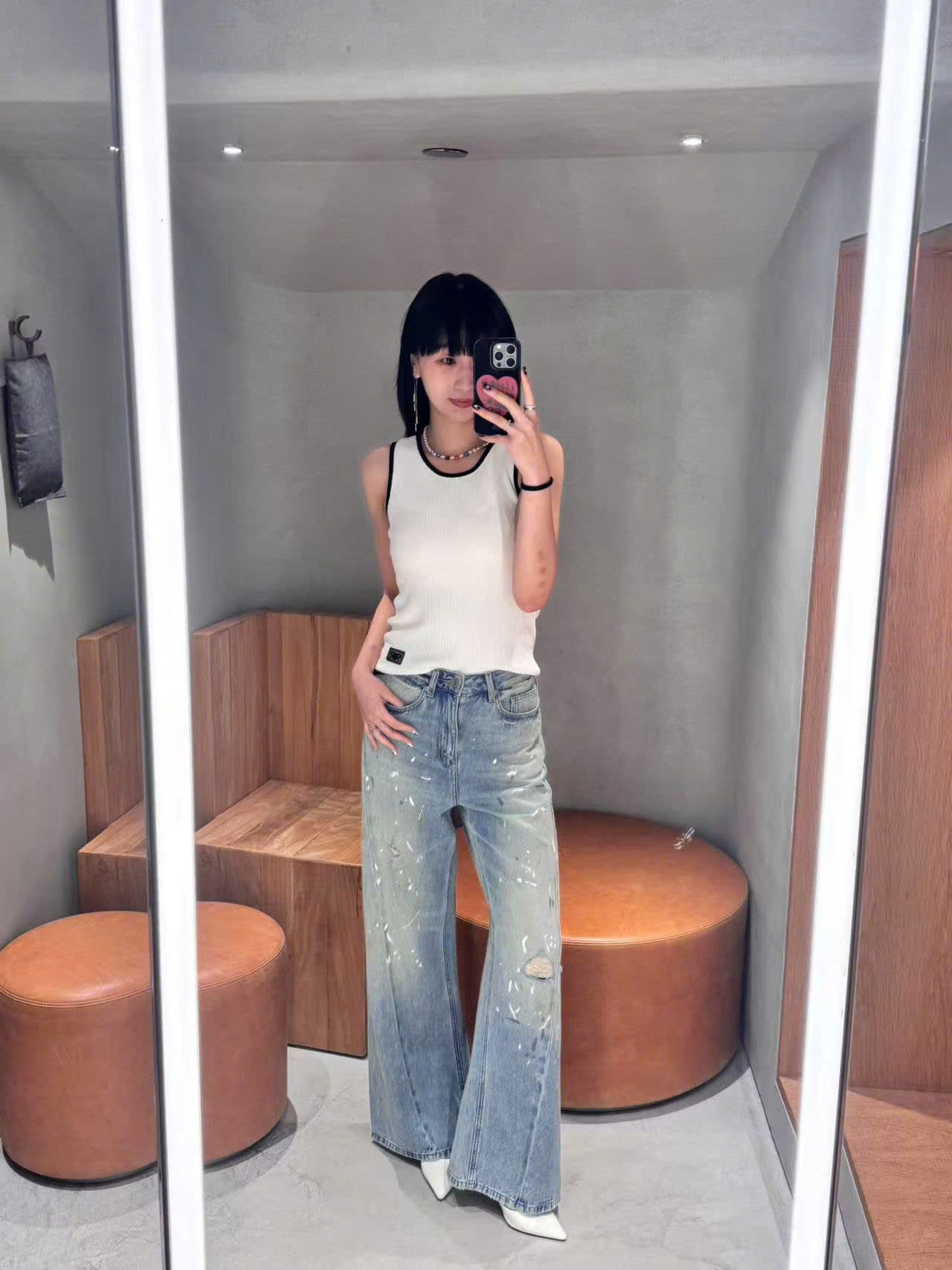  8.Quần Jean ly chéo , vẩy sơn 