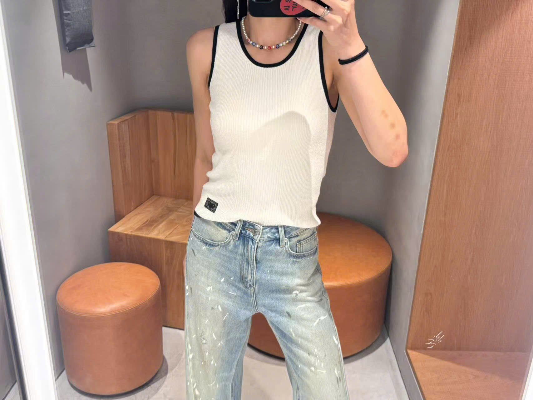  8.Quần Jean ly chéo , vẩy sơn 