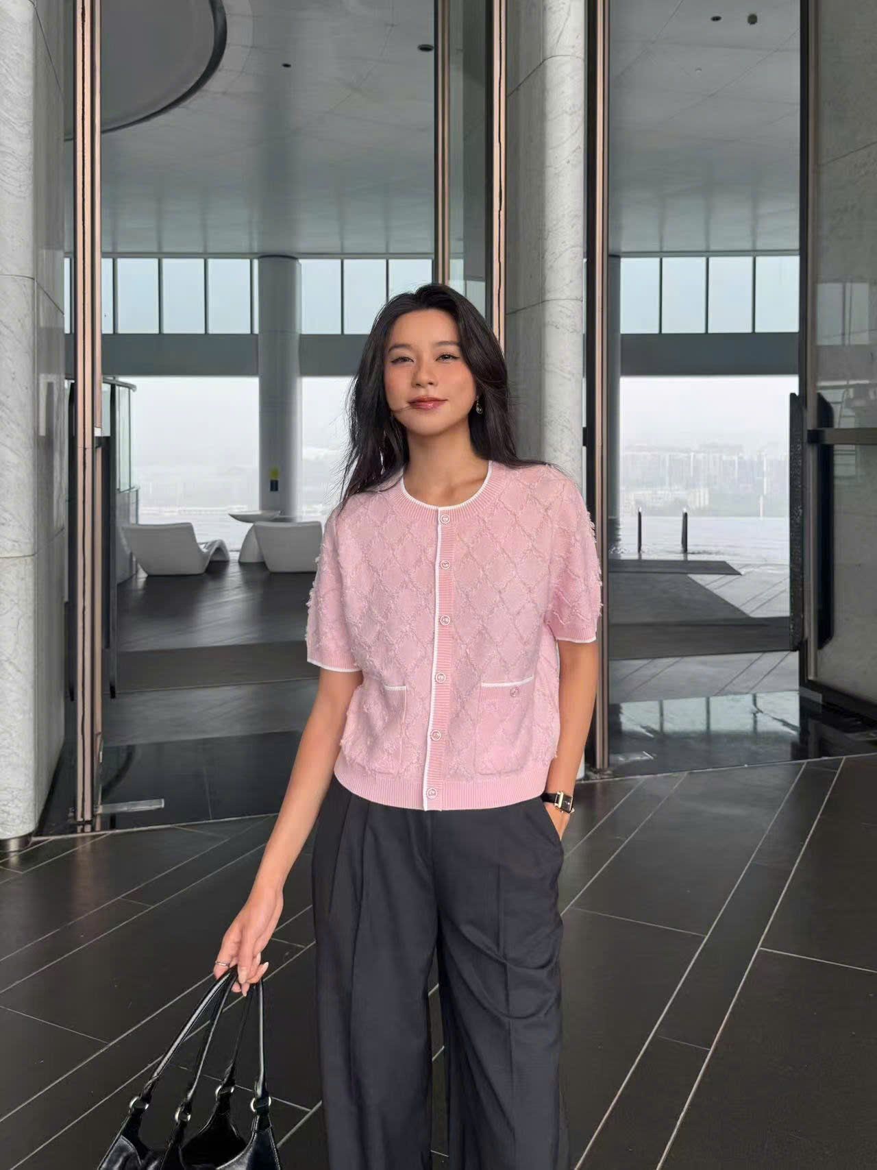  Áo CDG trám hồng ngắn tay 