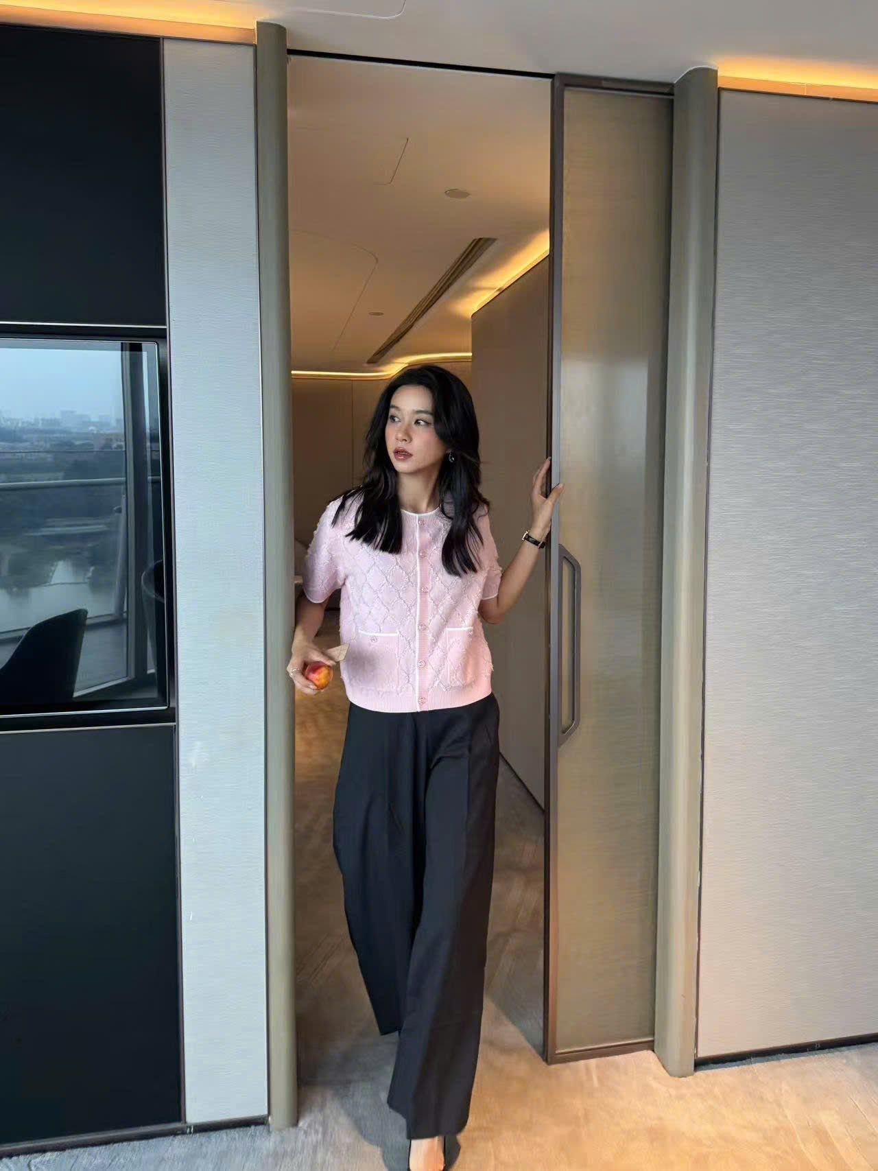  Áo CDG trám hồng ngắn tay 