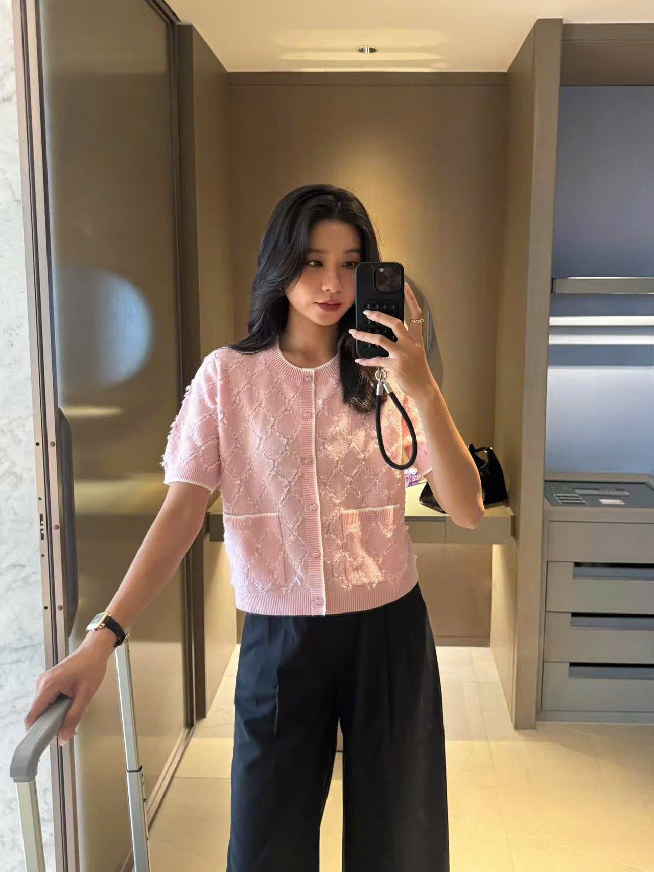  Áo CDG trám hồng ngắn tay 