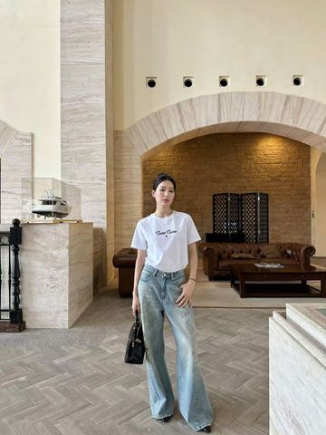  5.Quần Jean ly chéo , vẩy sơn 