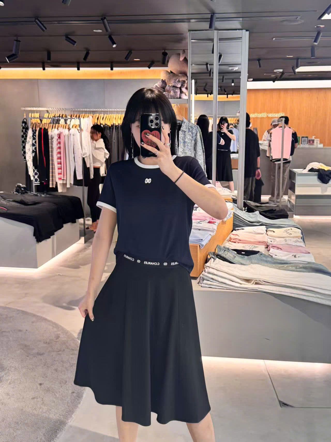  Áo Navy đậm- viền trắng, logo CC nhỏ ngực 