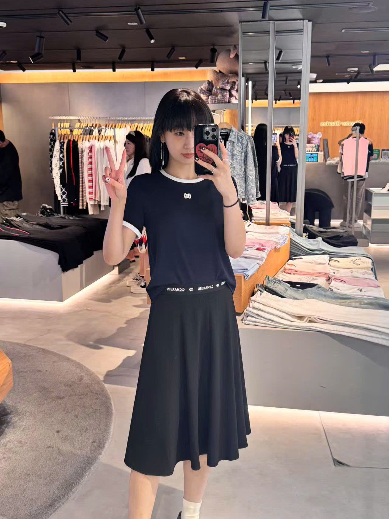  Áo Navy đậm- viền trắng, logo CC nhỏ ngực 