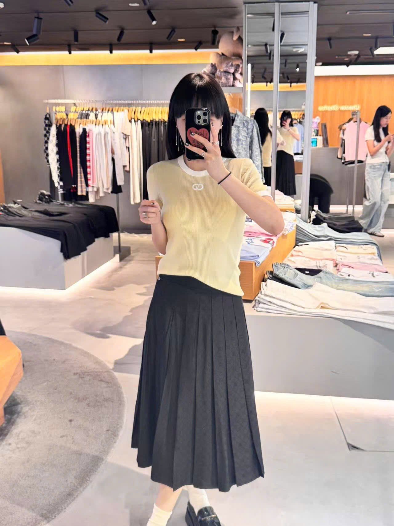  Chân váy dài Lụa full logo lì 