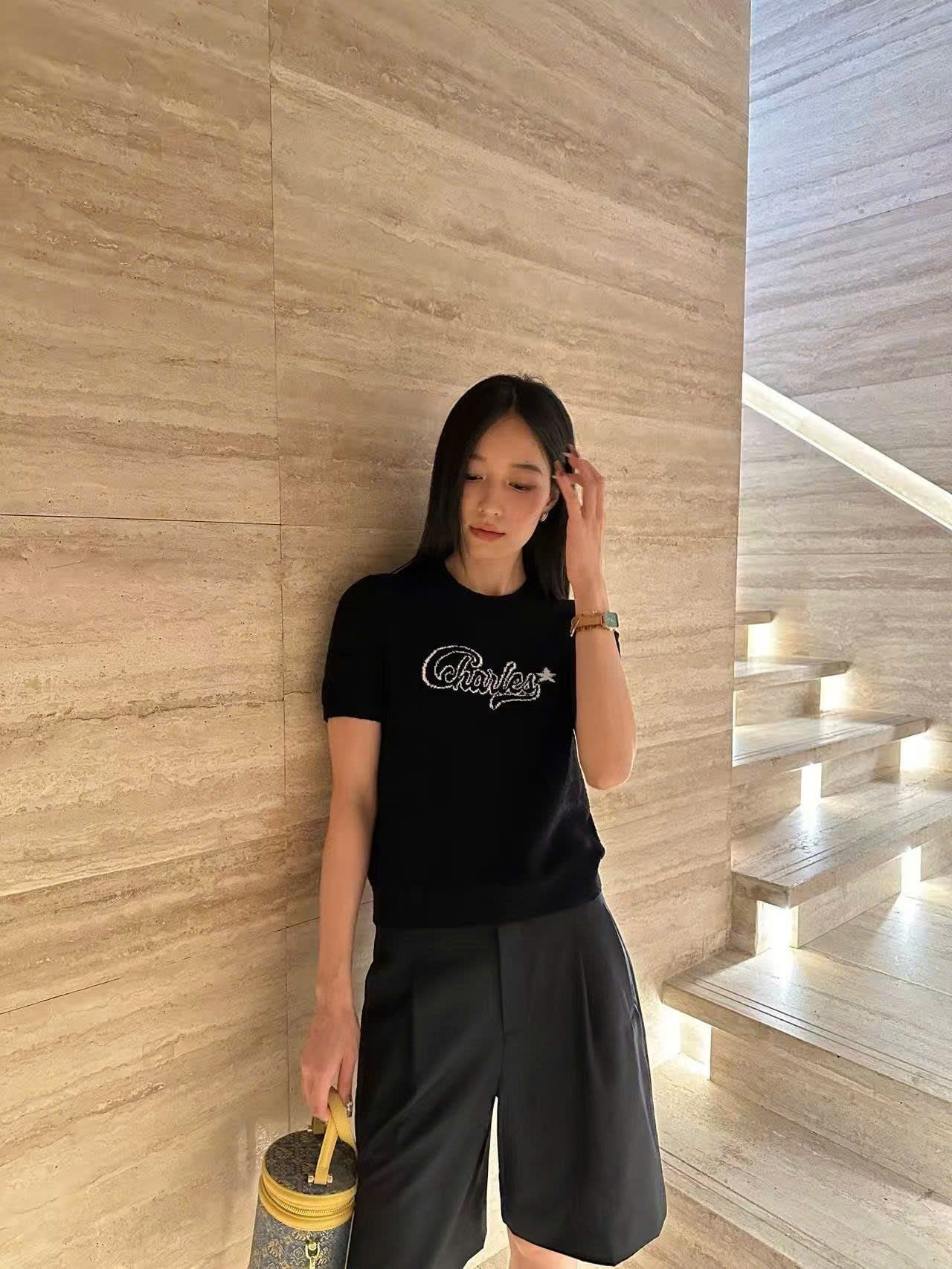  4.Quần sooc vải ngố đen lưng cao 