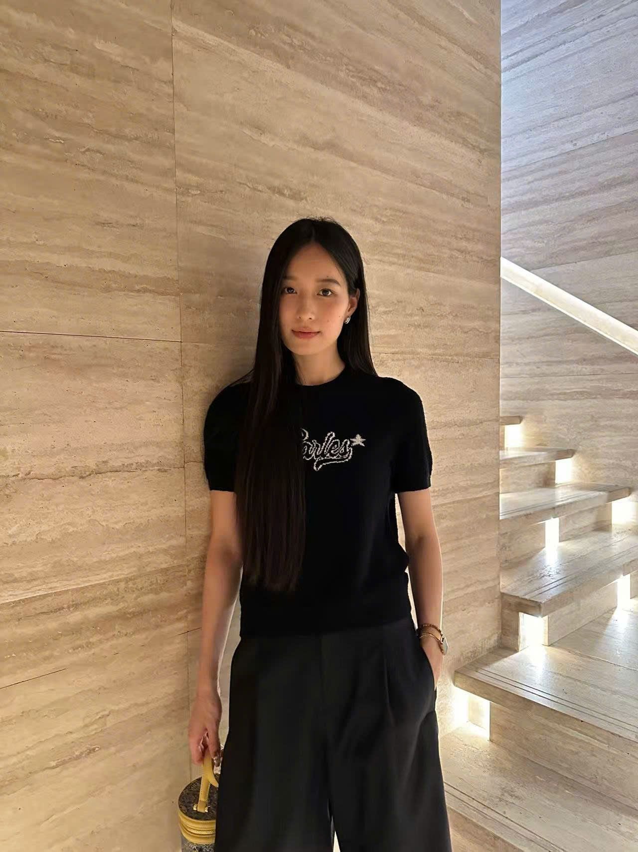  4.Quần sooc vải ngố đen lưng cao 