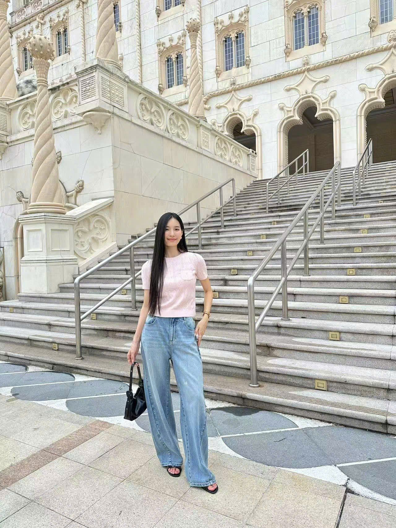  3.Áo hồng baby, vân sọc túi gấu 1 bên 