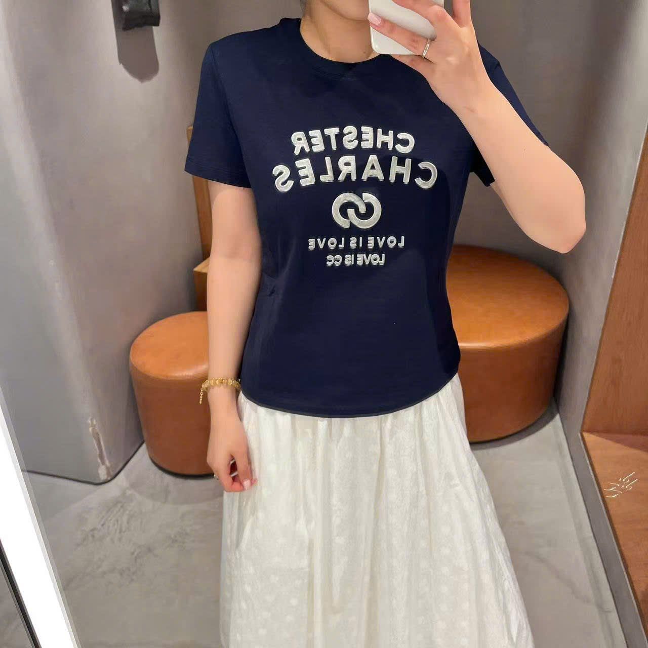  4.Áo phông Navy, Love is Love 