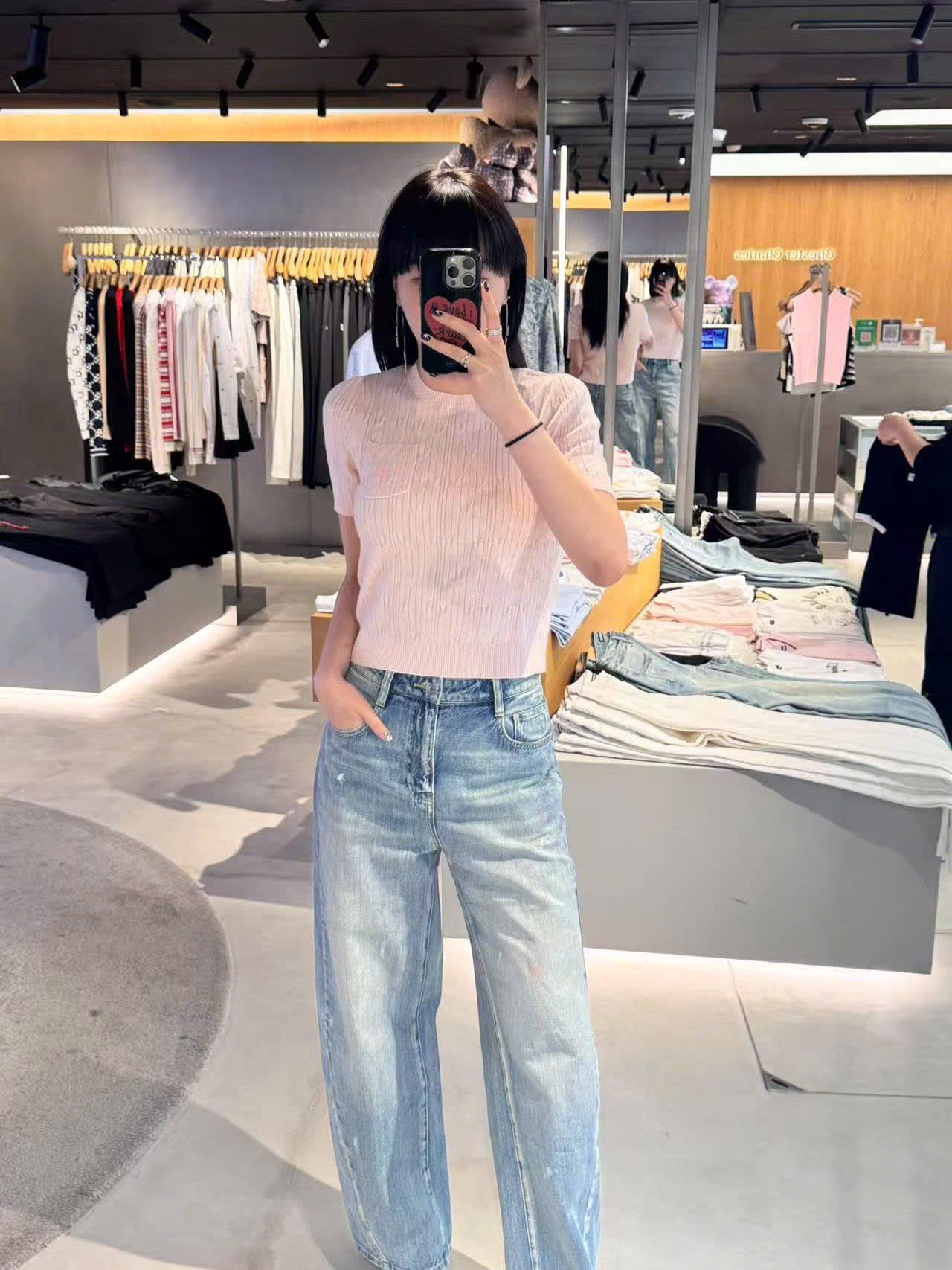  3.Áo hồng baby, vân sọc túi gấu 1 bên 