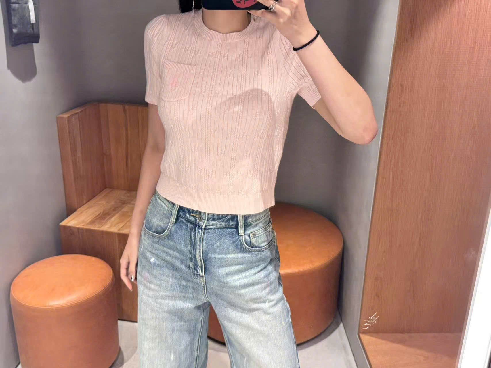  3.Áo hồng baby, vân sọc túi gấu 1 bên 