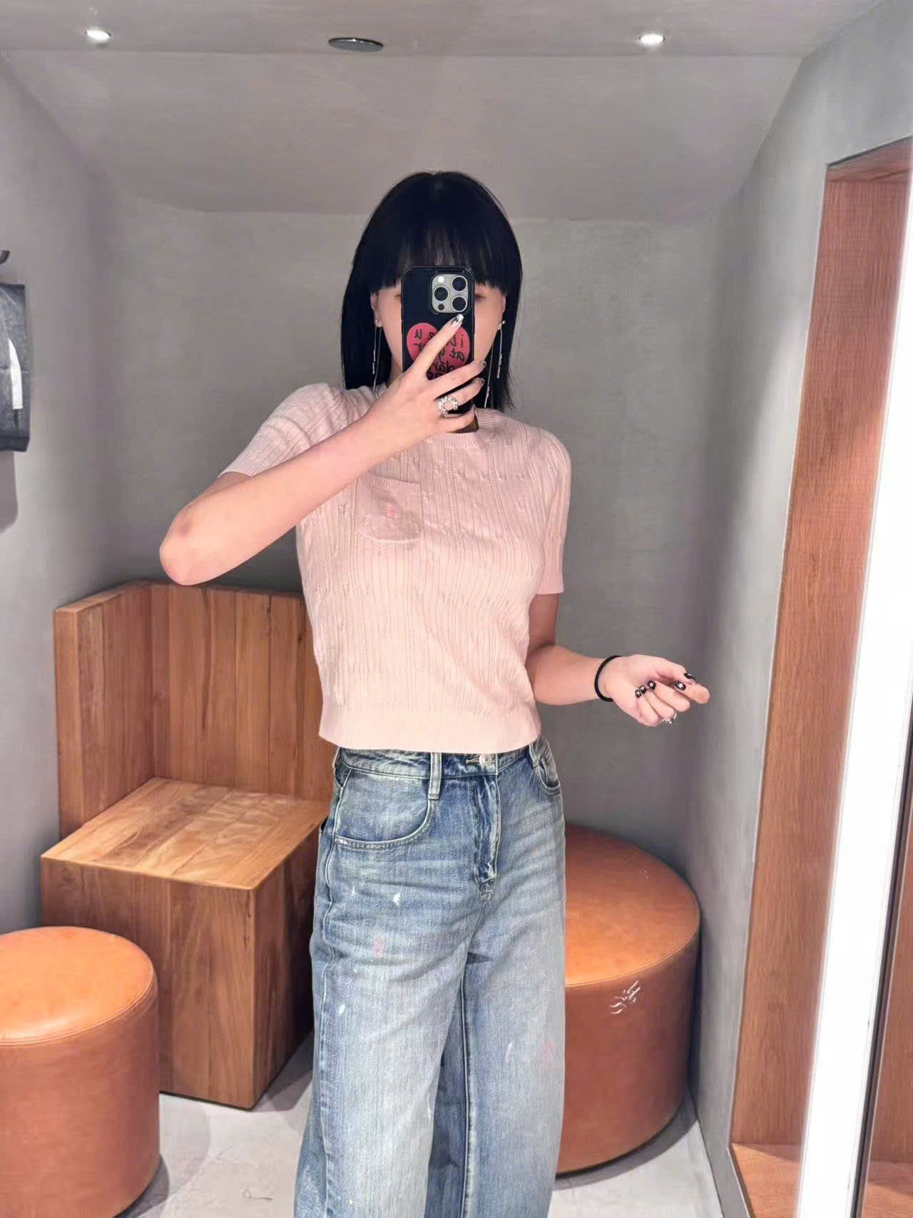  3.Áo hồng baby, vân sọc túi gấu 1 bên 