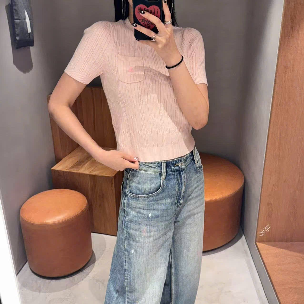  3.Áo hồng baby, vân sọc túi gấu 1 bên 