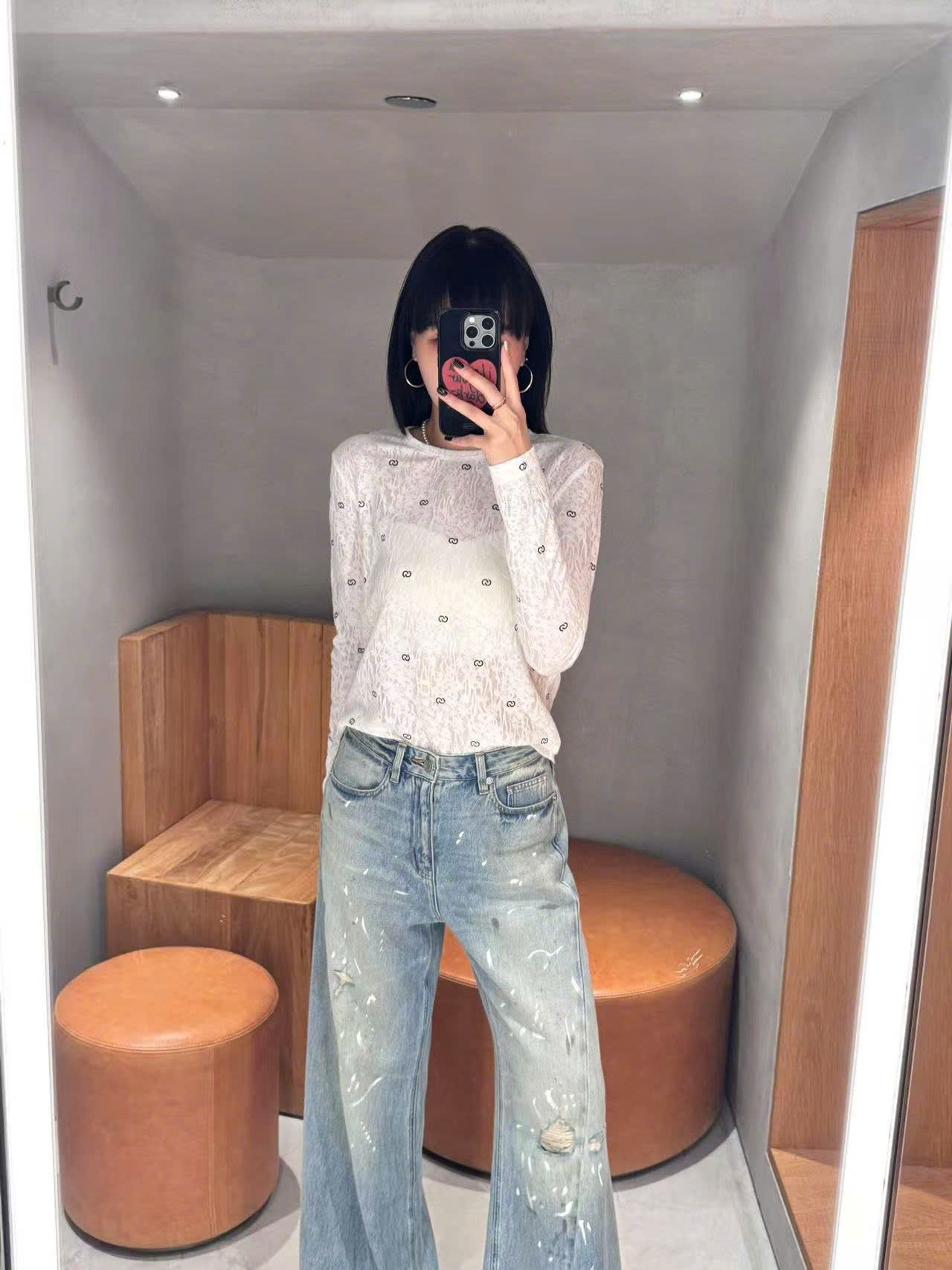  Áo thun trắng dài tay logo CC đen nhỏ 