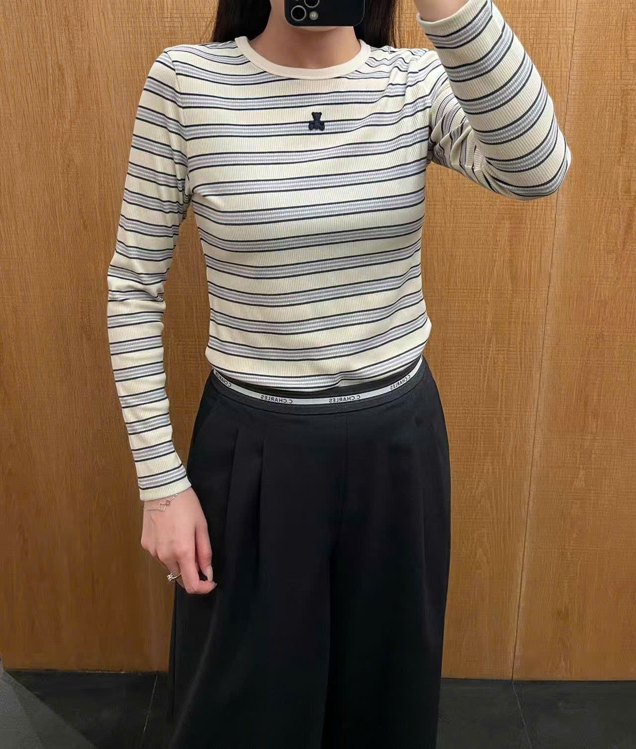  Áo thun kẻ ngang gấu đen nhỏ trước ngực 