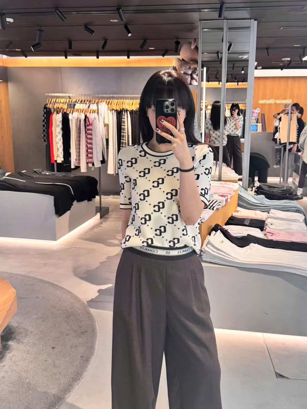  Áo trắng ngắn tay full logo 