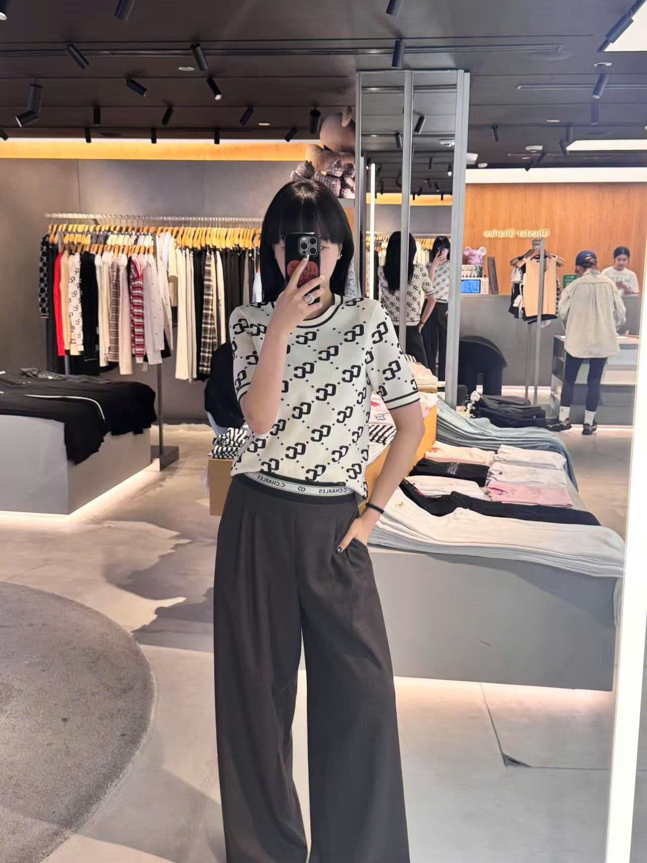  Áo trắng ngắn tay full logo 