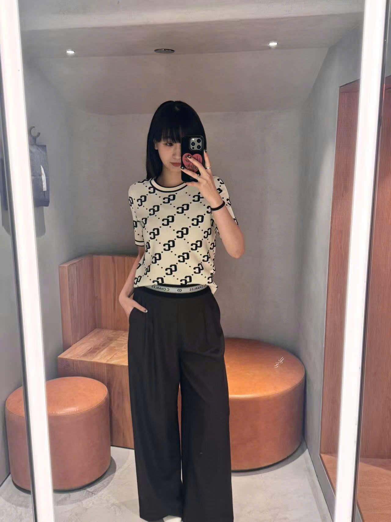  Áo trắng ngắn tay full logo 