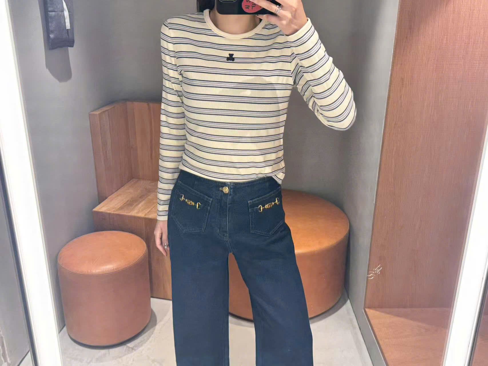  Áo thun kẻ ngang gấu đen nhỏ trước ngực 