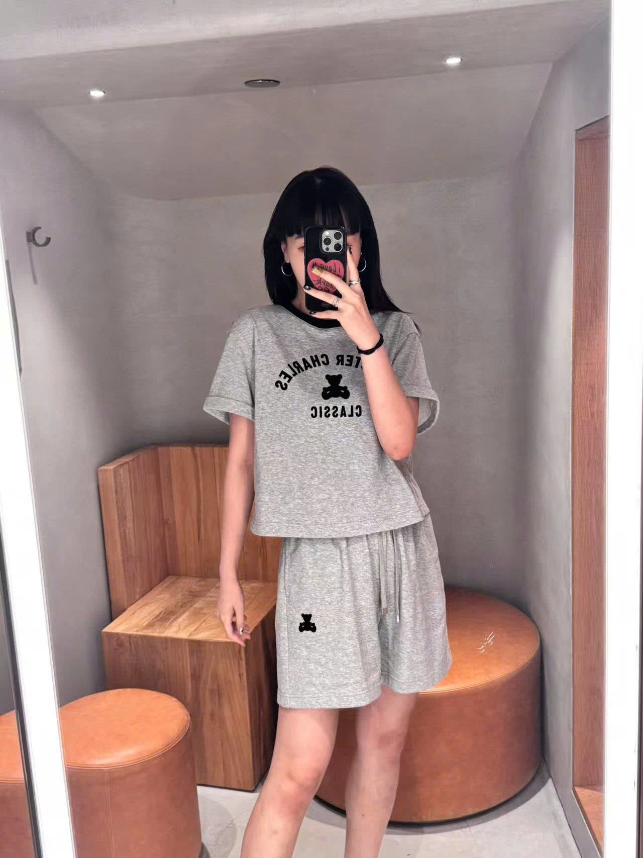  Quần sooc thun xám, dây rút gấu đen nhỏ(SET) 