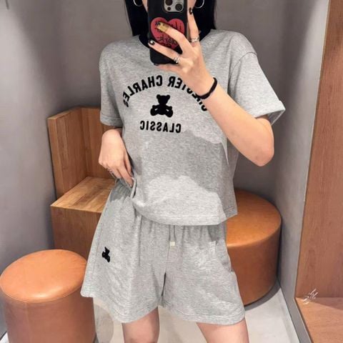  1.Bộ áo thun xám, cổ viền đen và quần sooc gấu đen set 