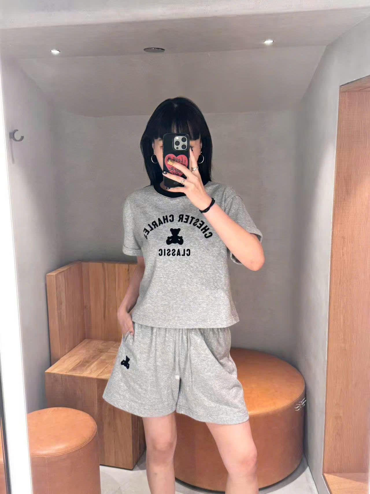  Quần sooc thun xám, dây rút gấu đen nhỏ(SET) 