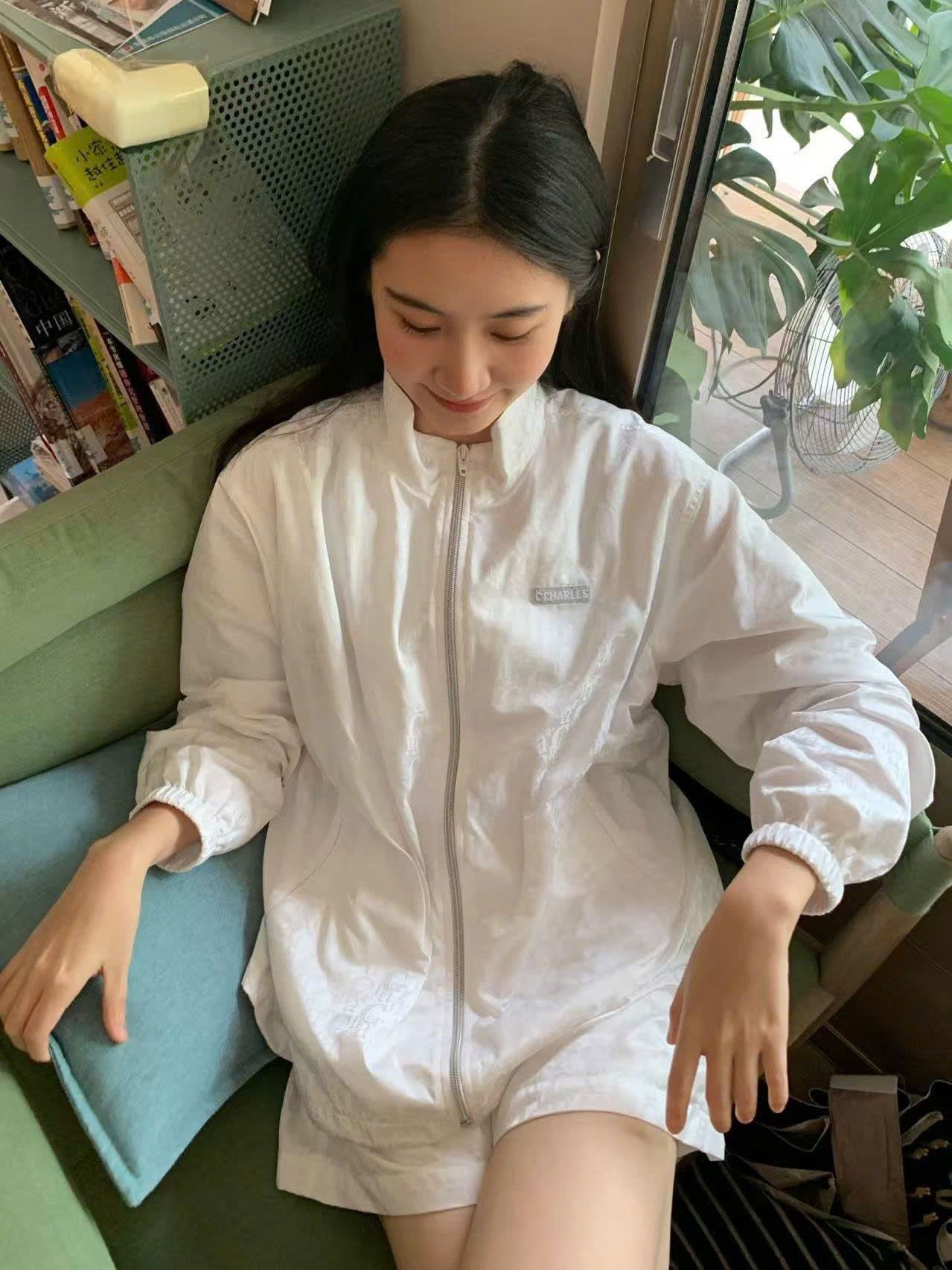  Quần sooc gió trắng Logo sáng set 