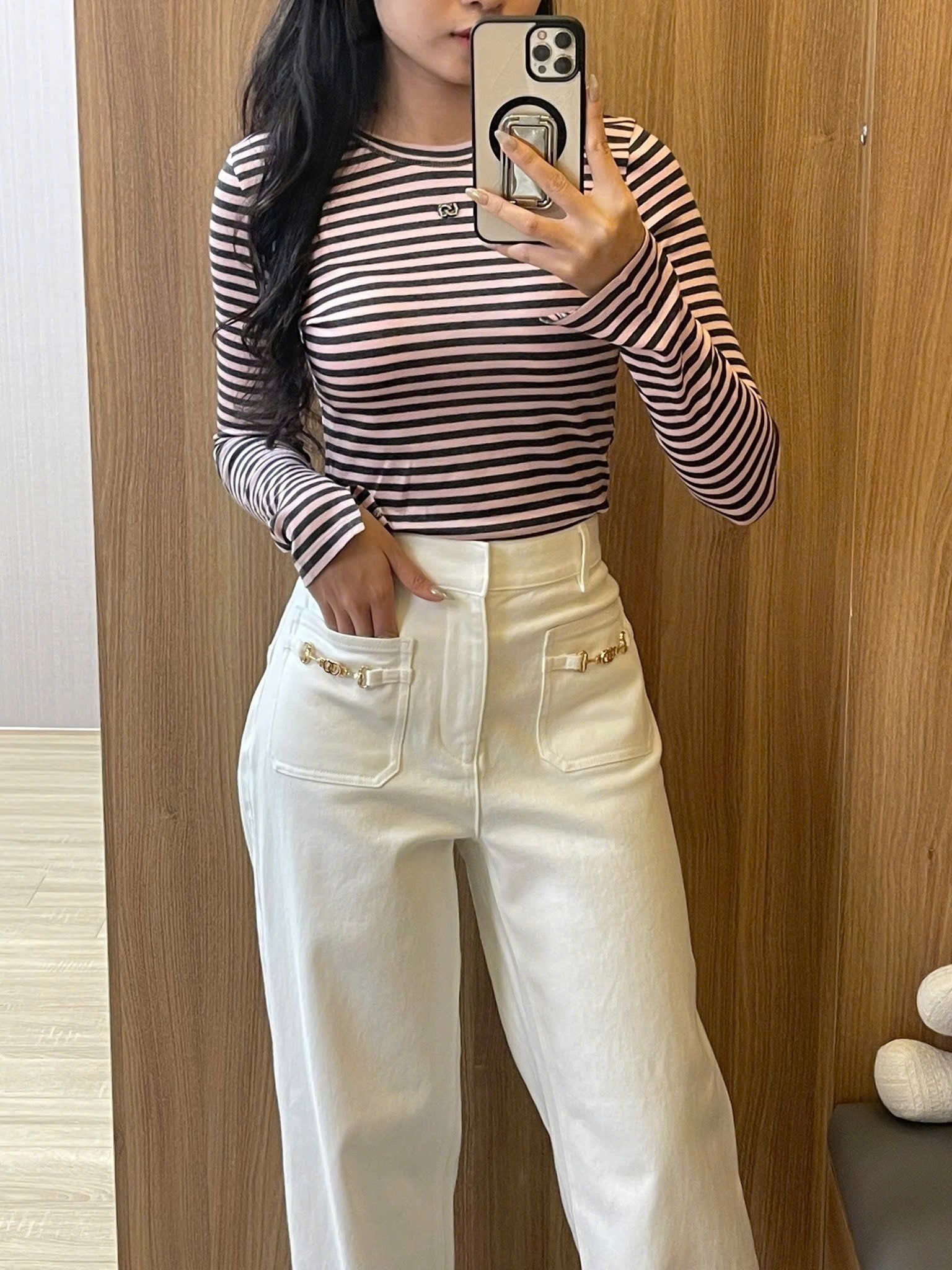  Áo thun kẻ đỏ trắng 